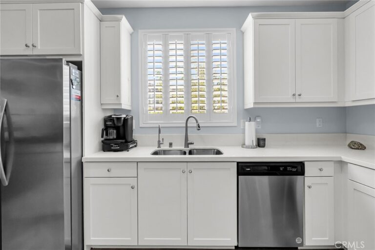 16064 Symphony Lane, Fontana