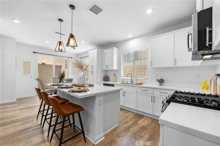 16069 Narni Lane, Fontana