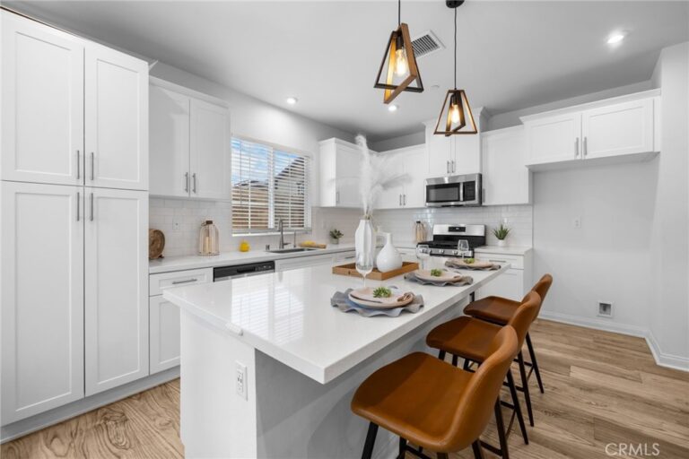 16069 Narni Lane, Fontana