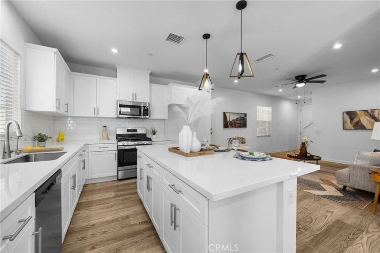 16069 Narni Lane, Fontana