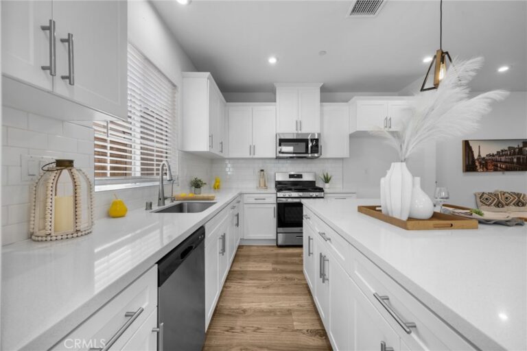 16069 Narni Lane, Fontana