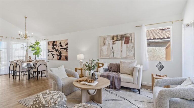 16145 Seville, Fontana