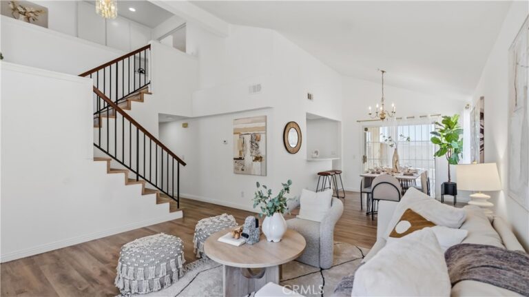 16145 Seville, Fontana