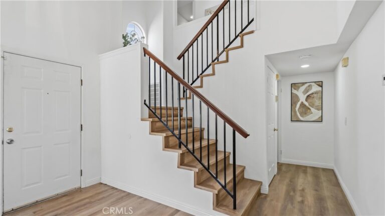 16145 Seville, Fontana