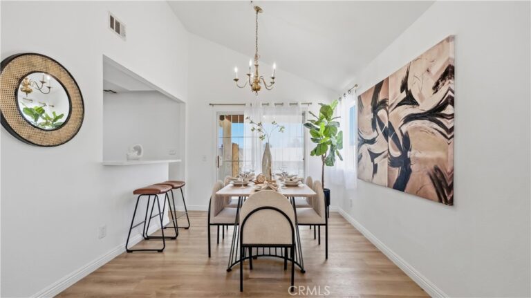 16145 Seville, Fontana