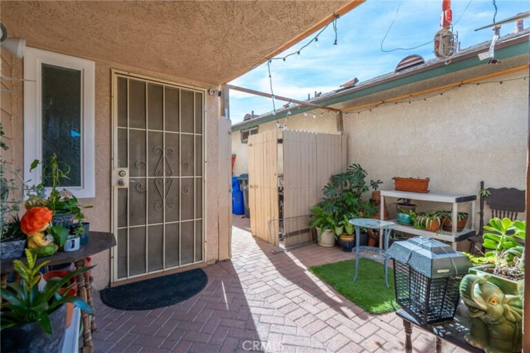 16171 Winterwood, Fontana