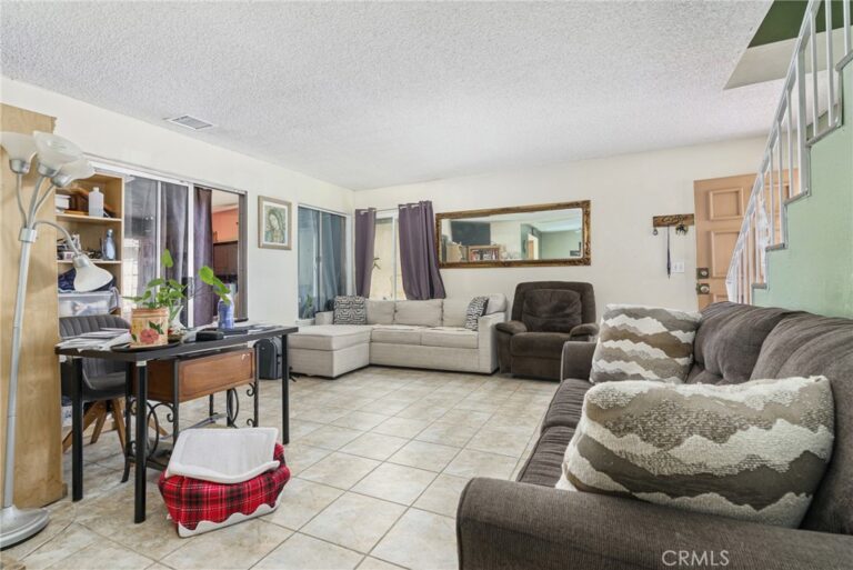 16171 Winterwood, Fontana