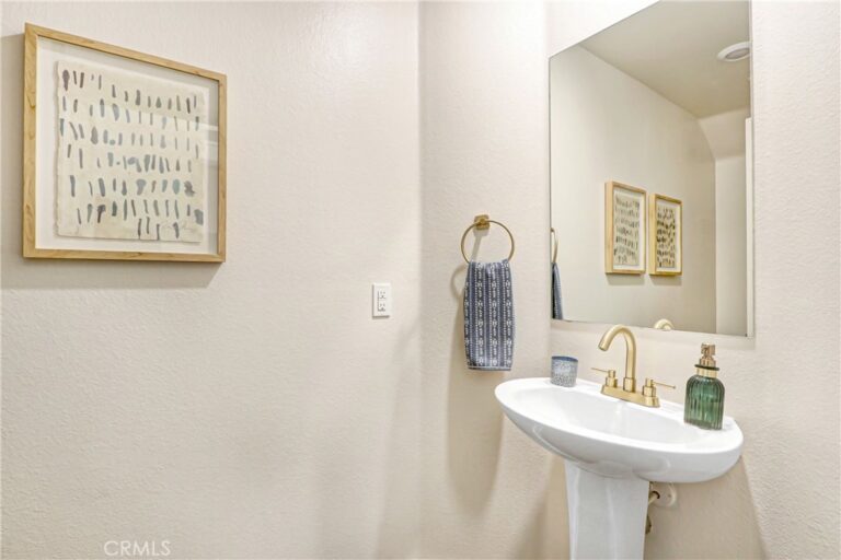 16256 Valley Oak, Fontana