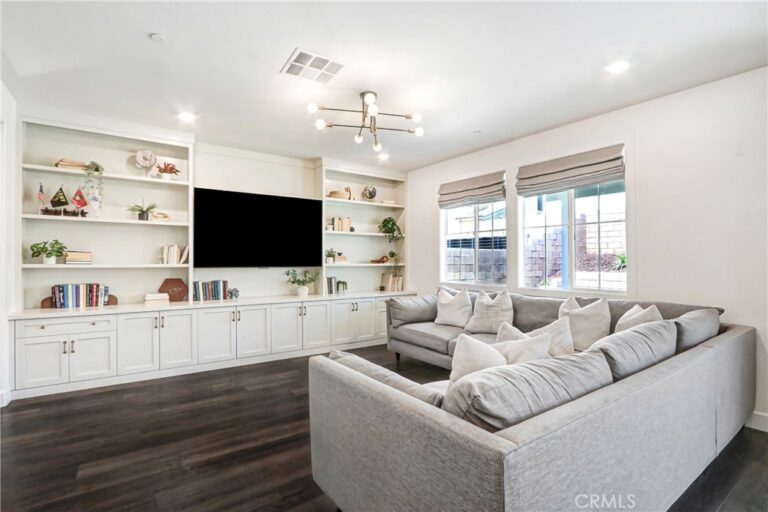 16256 Valley Oak, Fontana