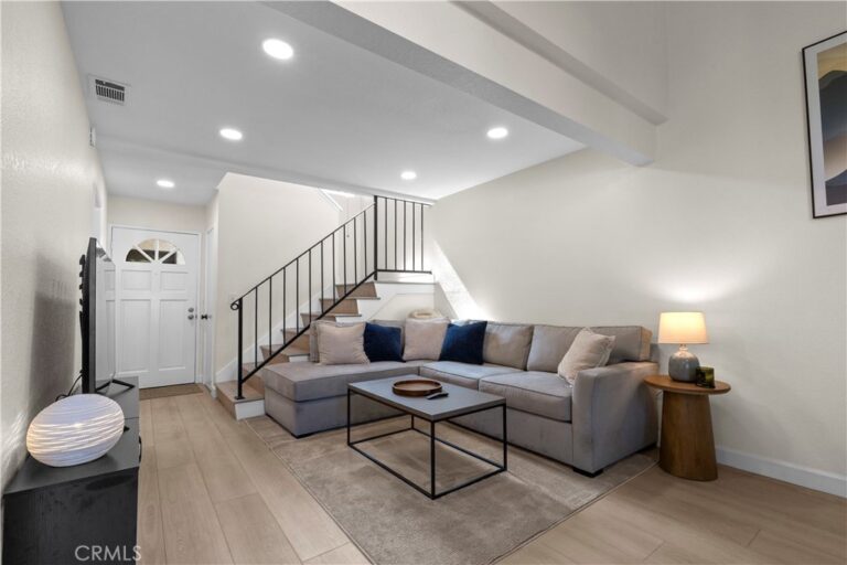 1636 Mankato Court, Claremont