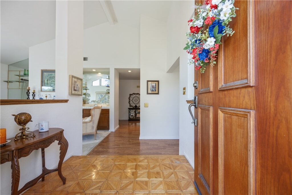 1638 Via Estrella, Pomona