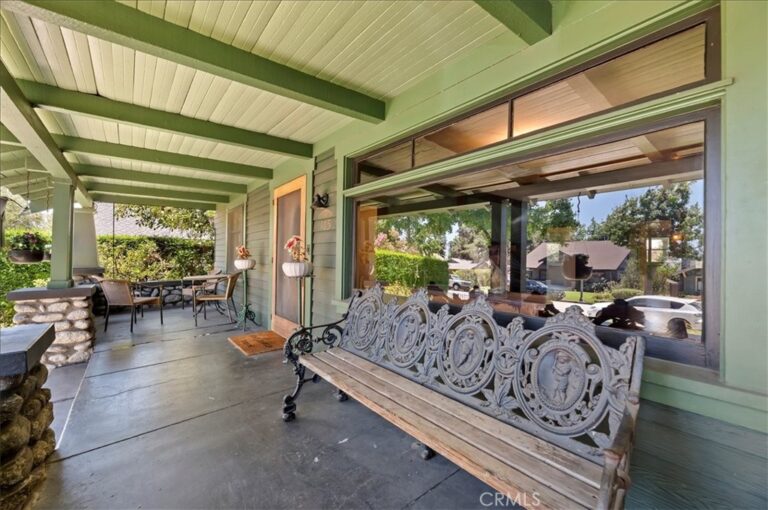 165 E Columbia Avenue, Pomona