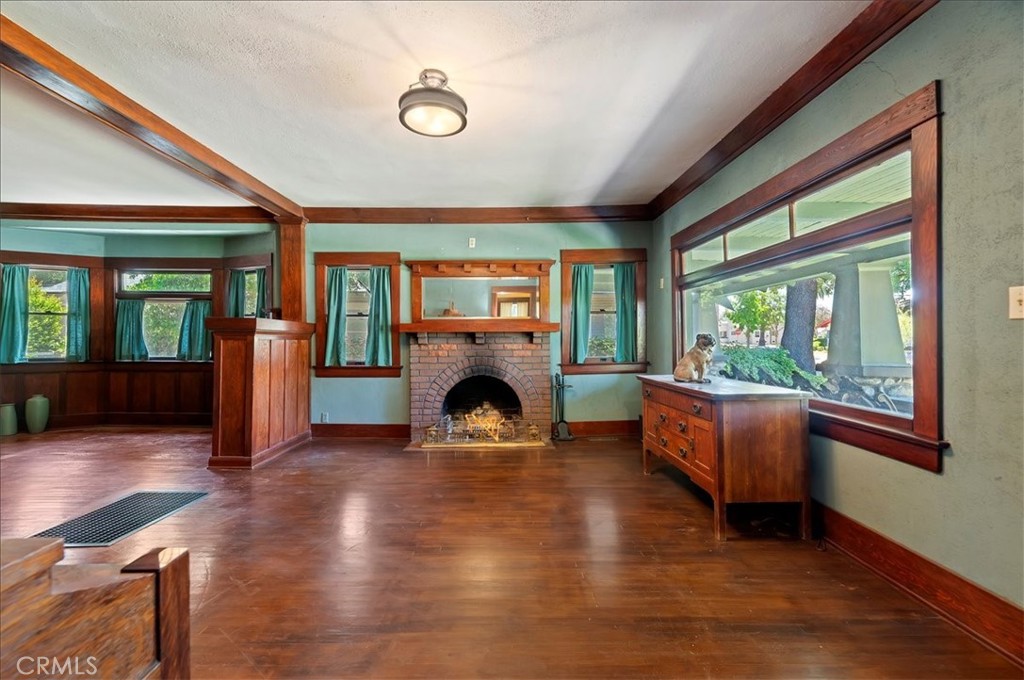 165 E Columbia Avenue, Pomona