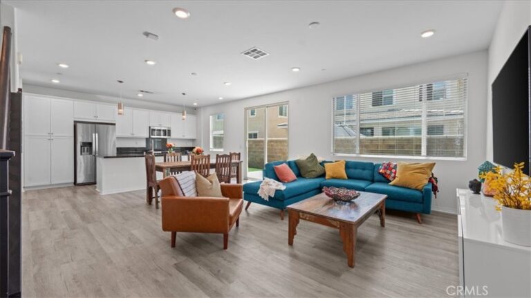16537 Monteviejo, Fontana