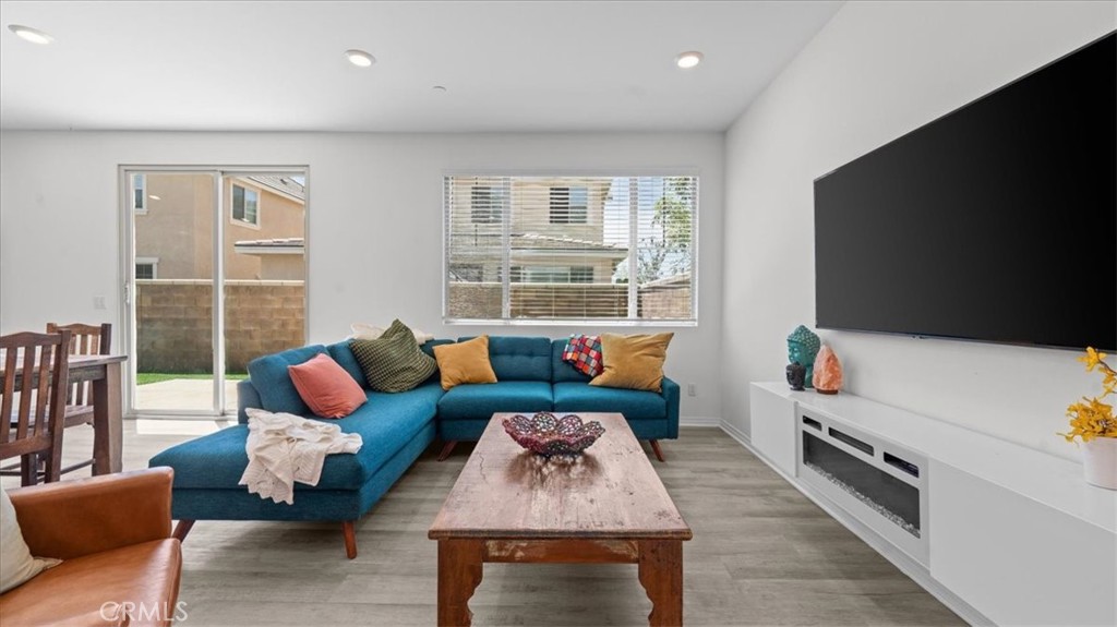 16537 Monteviejo, Fontana