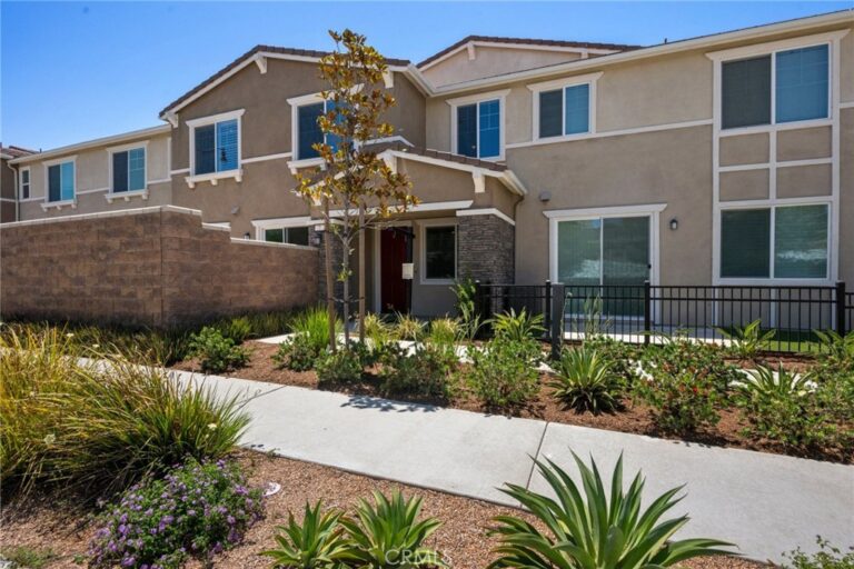 16540 Wyndham Lane #7, Fontana