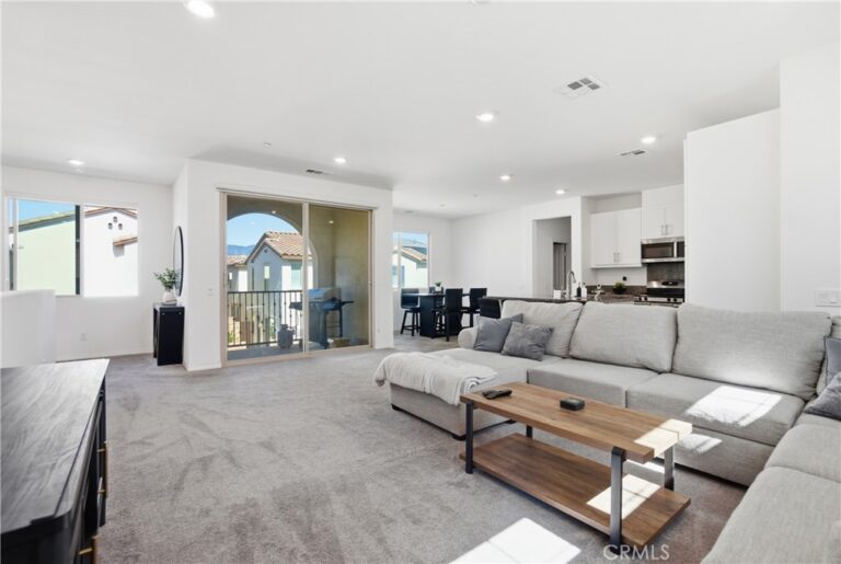 16651 Snowdrop #1, Fontana
