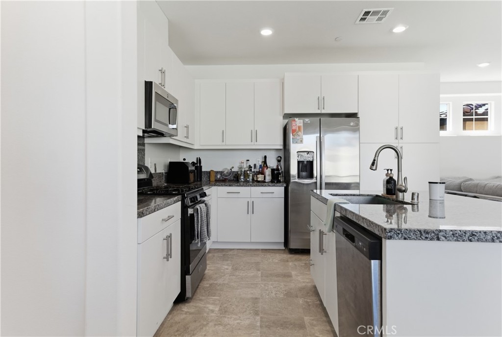 16651 Snowdrop #1, Fontana