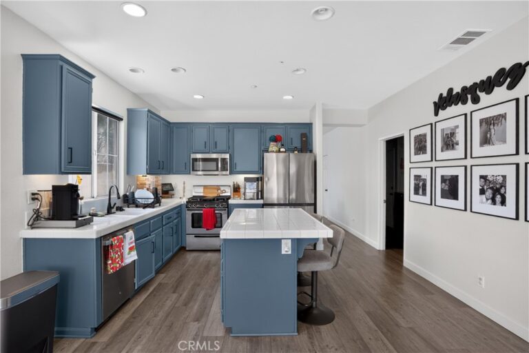 17040 Red Cedar Court, Fontana