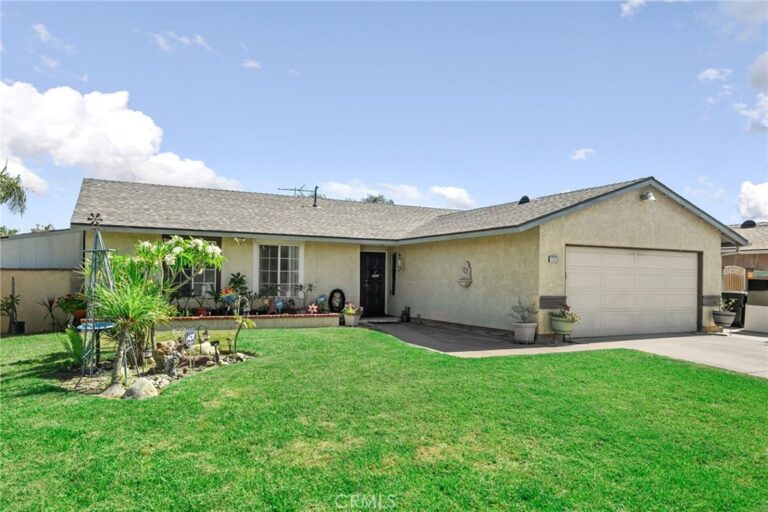 17231 Wabash Avenue, Fontana
