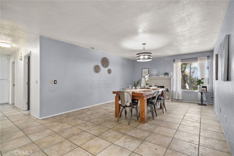 17231 Wabash Avenue, Fontana