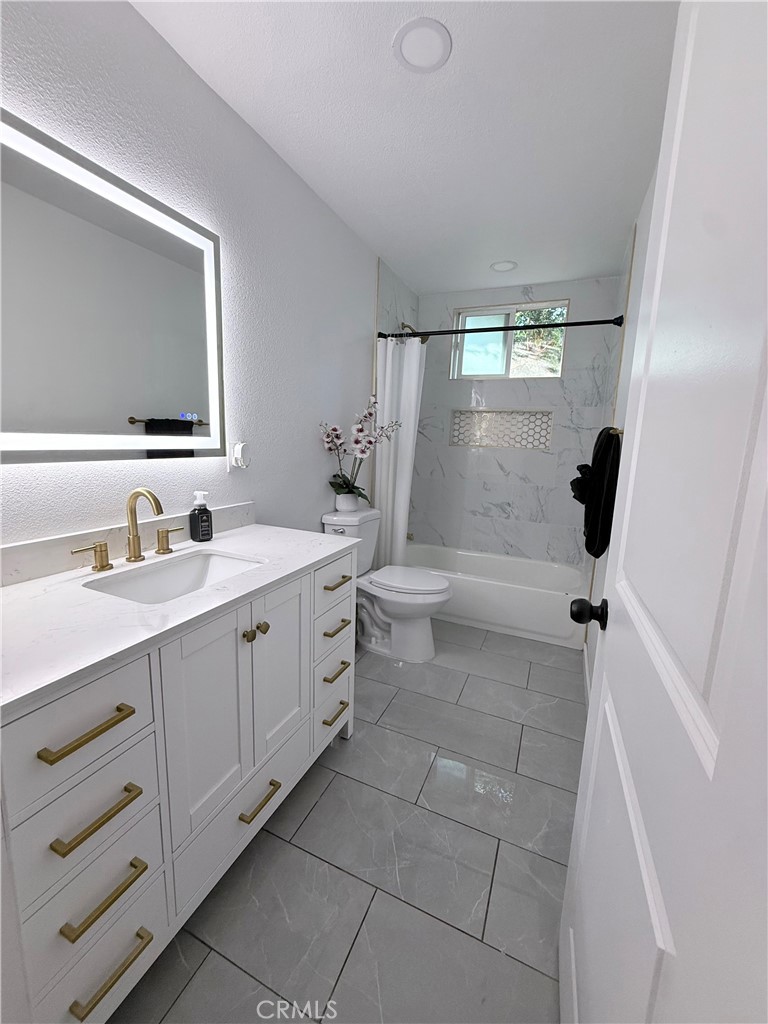 1724 S Monterey, Ontario