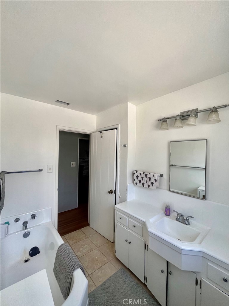 17259 Miller, Fontana