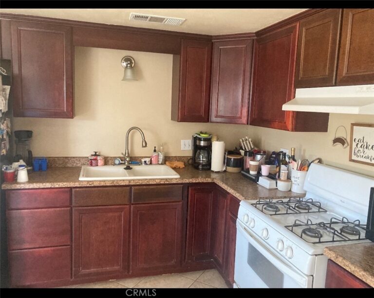 17366 Pinedale, Fontana