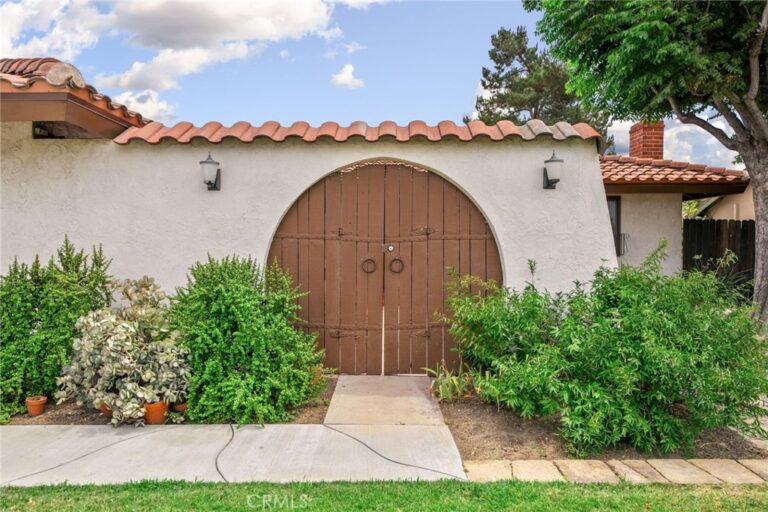 174 Fulton, Upland