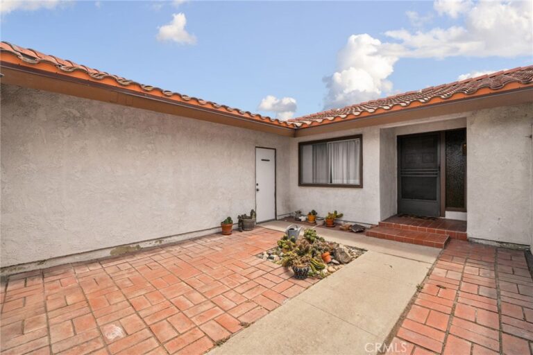 174 Fulton, Upland