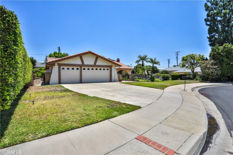 1741 BRANCH OAK Drive, Glendora