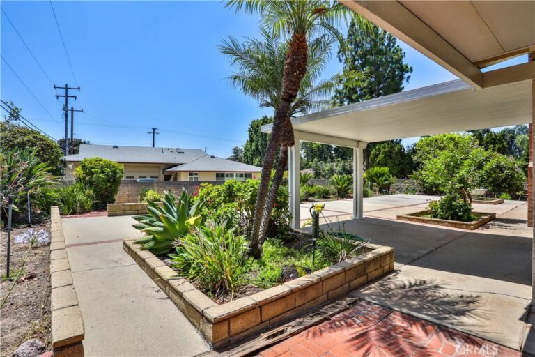1741 BRANCH OAK Drive, Glendora