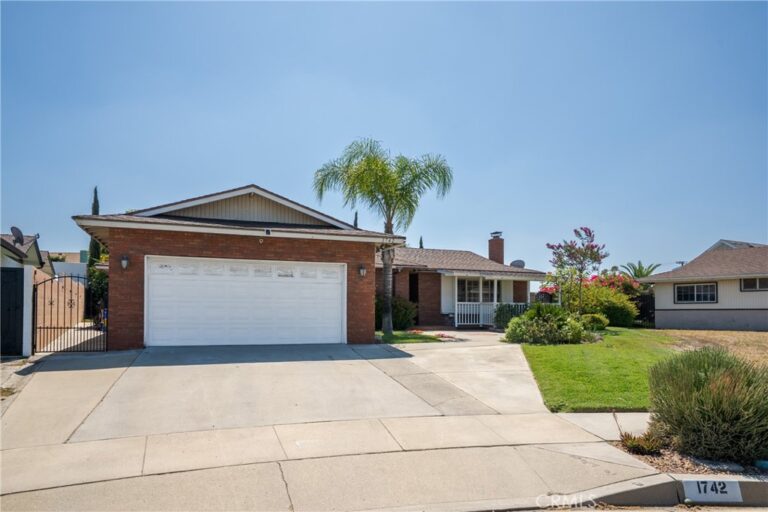 1742 S Candish Avenue, Glendora