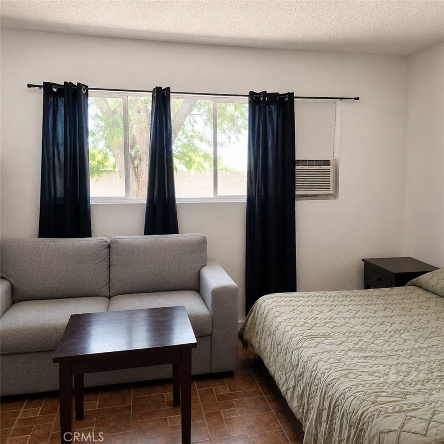 1760 N Date, Rialto