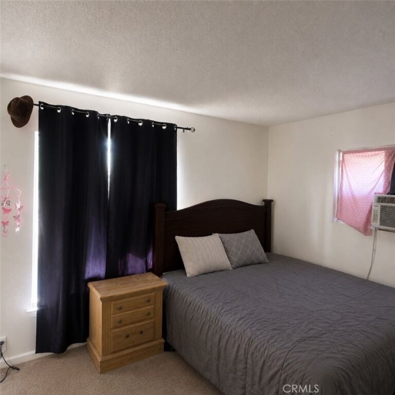 1760 N Date, Rialto