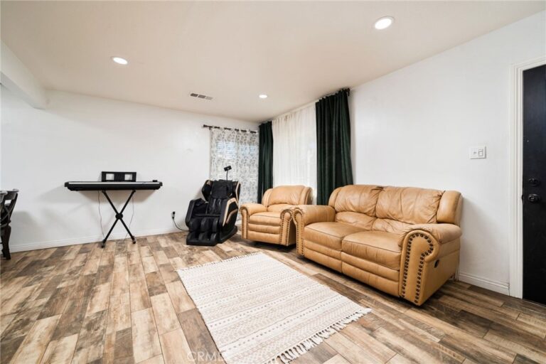 17844 Owen, Fontana