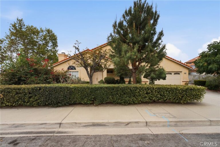 18083 San Jacinto, Fontana