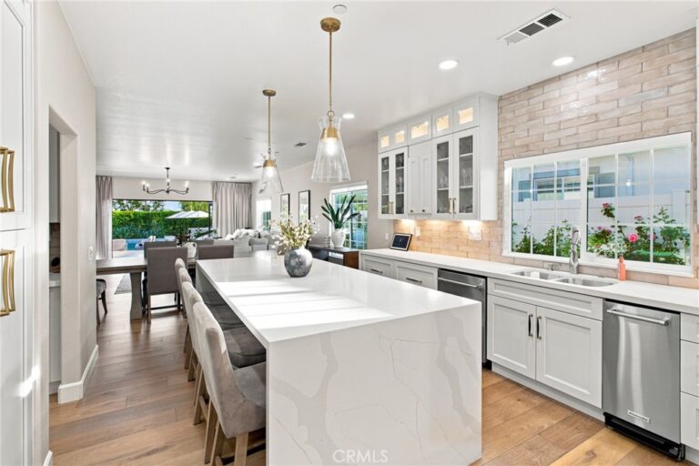 186 W 20th, Upland
