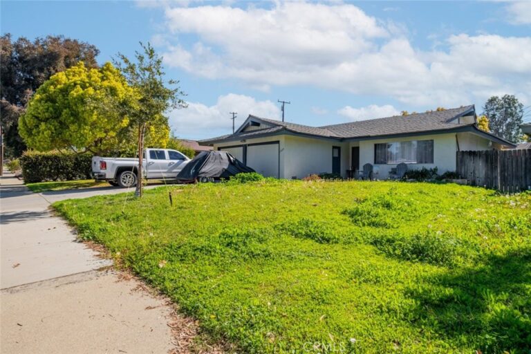 1934 Bobolink Way, Pomona