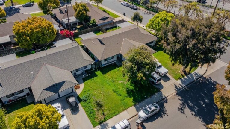 1934 Bobolink Way, Pomona