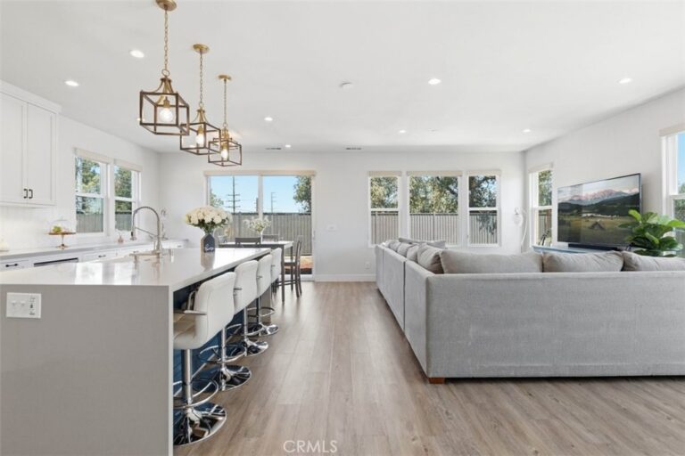 2010 Brentwood Place, Claremont