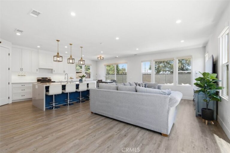 2010 Brentwood Place, Claremont