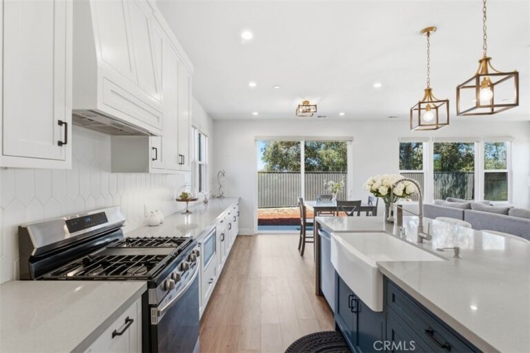 2010 Brentwood Place, Claremont
