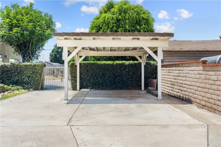 2032 South Helen, Ontario