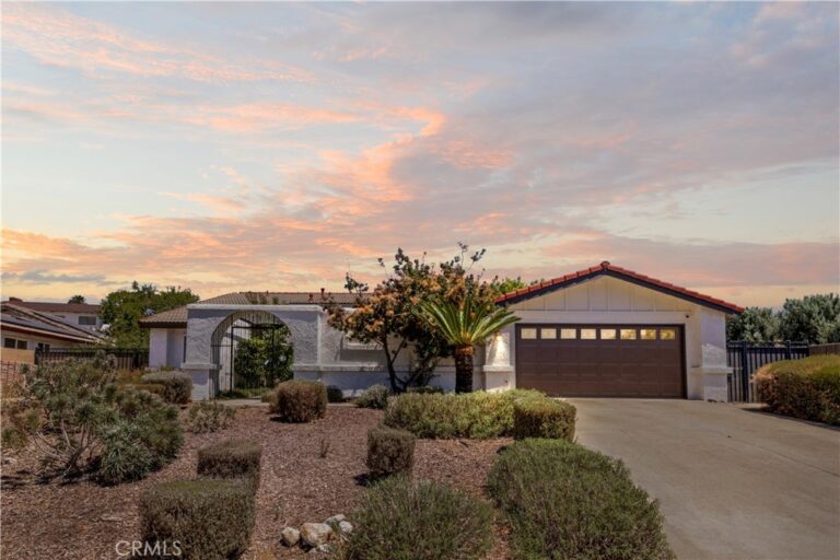 208 Armstrong, Claremont