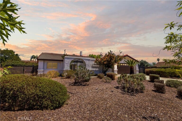 208 Armstrong, Claremont