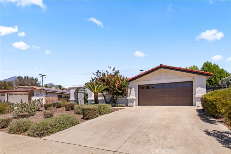 208 Armstrong, Claremont