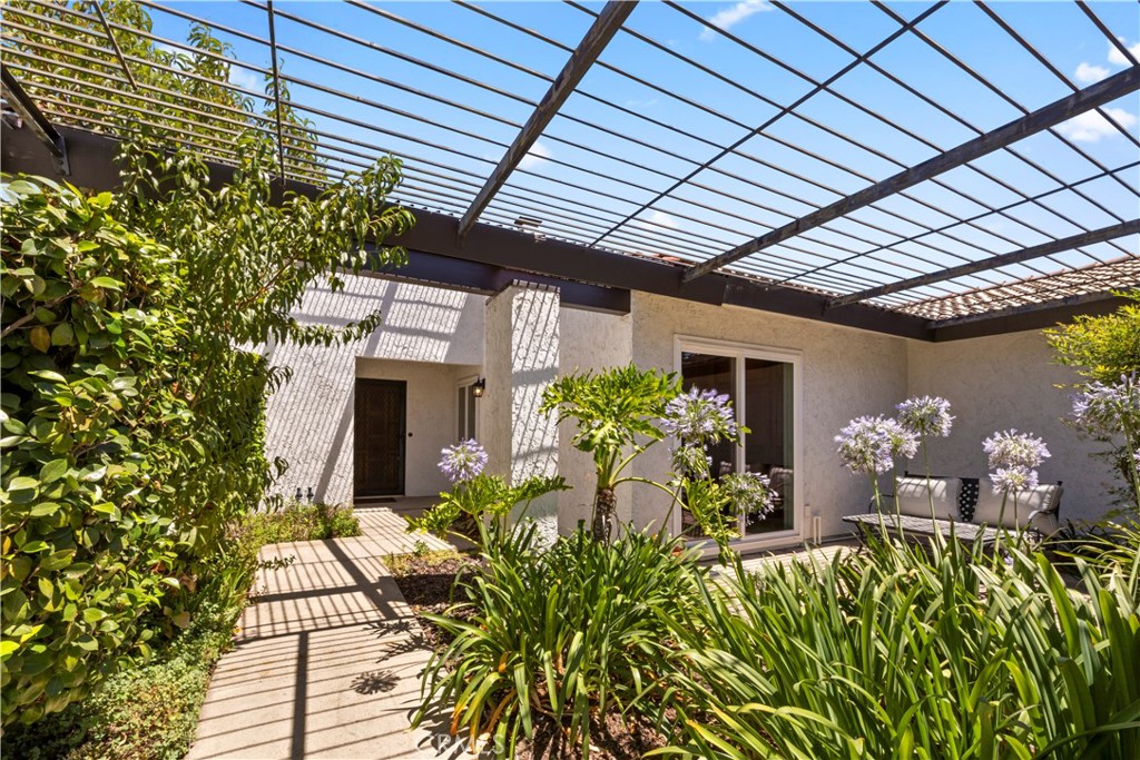 208 Armstrong, Claremont