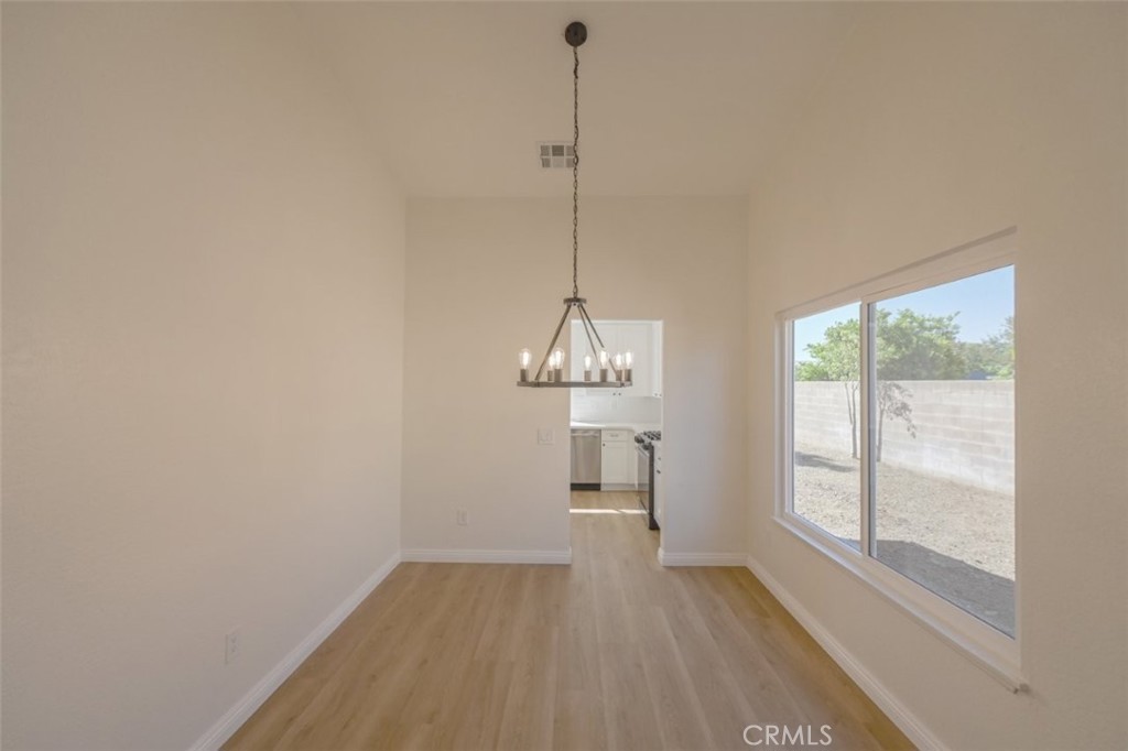 211 W Columbine Avenue, Rialto