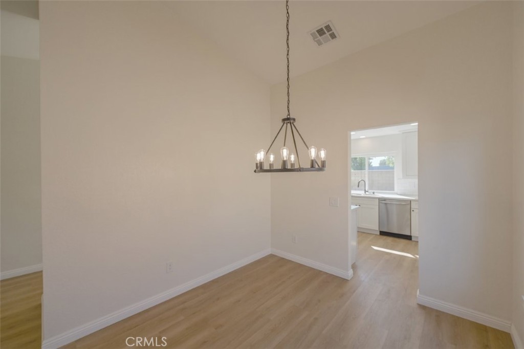 211 W Columbine Avenue, Rialto